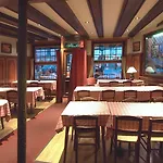 Hotel Logis Restaurant Au Cerf D'or 3*