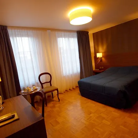 Отель Logis Restaurant Au Cerf D'or Страсбург