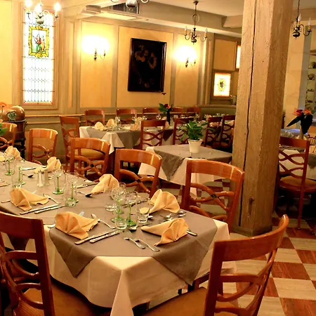 Logis Restaurant Au Cerf D'or 3* Страсбург