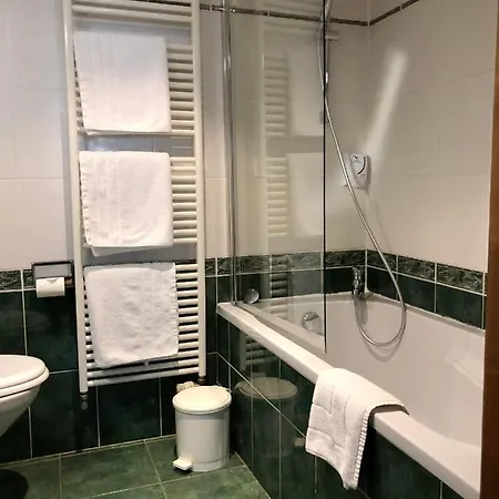 Logis Restaurant Au Cerf D'or 3*