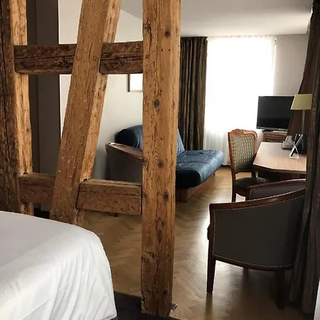Отель Logis Restaurant Au Cerf D'or 3*