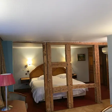 Отель Logis Restaurant Au Cerf D'or
