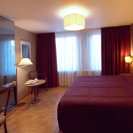 Hotel Logis Restaurant Au Cerf D'or 3*