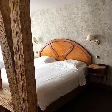 Logis Restaurant Au Cerf D'or Hotel