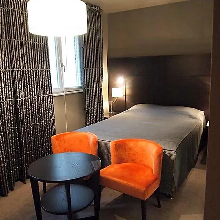 Hotel Logis Restaurant Au Cerf D'or 3*