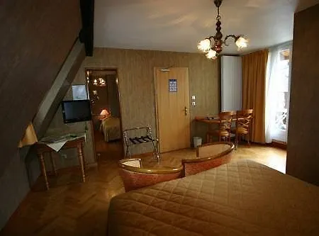 Logis Restaurant Au Cerf D'or Hotel 3*