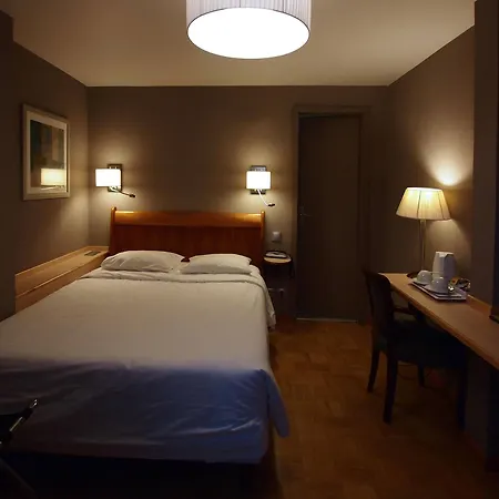 Logis Restaurant Au Cerf D'or 3*