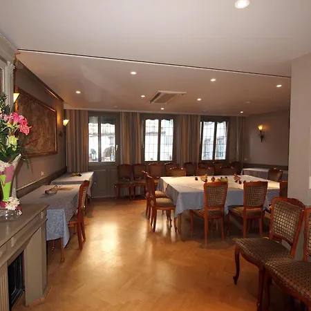 Logis Restaurant Au Cerf D'or 3*