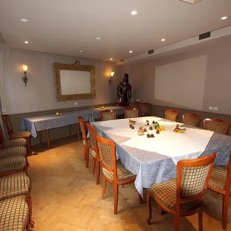 Hotel Logis Restaurant Au Cerf D'or