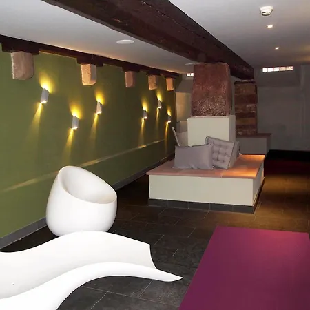 Hotel Logis Restaurant Au Cerf D'or 3*