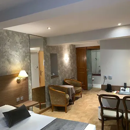 Hotel Logis Restaurant Au Cerf D'or 3*