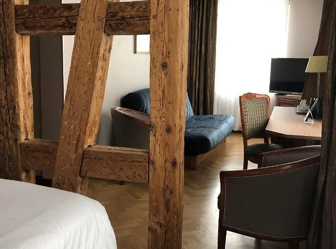 Hotel Logis Restaurant Au Cerf D'or 3*