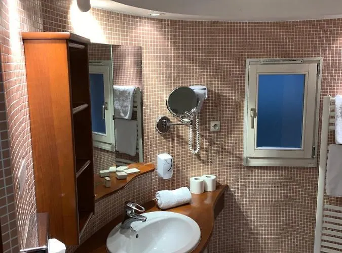 Logis Restaurant Au Cerf D'or 3*