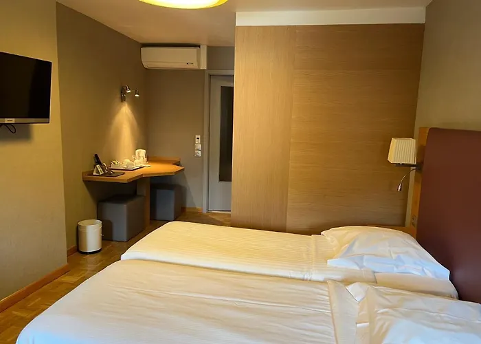 Hotel Logis Restaurant Au Cerf D'or