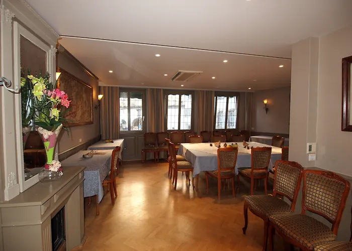 Logis Restaurant Au Cerf D'or Hotel