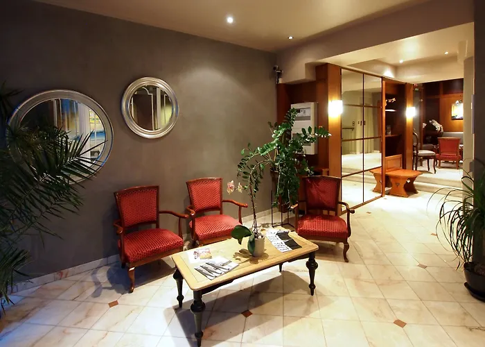 Hotel Logis Restaurant Au Cerf D'or 3*