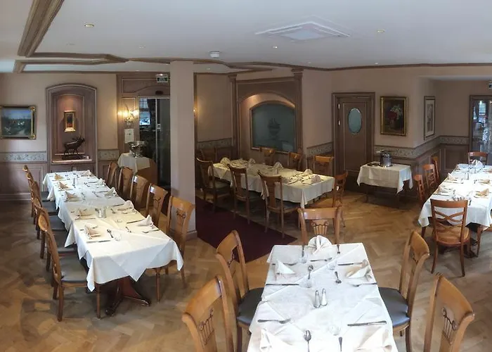 Hotel Logis Restaurant Au Cerf D'or