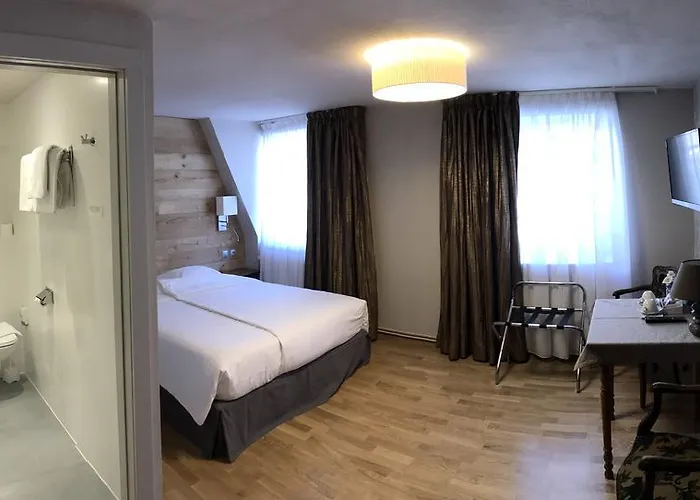 Hotel Logis Restaurant Au Cerf D'or