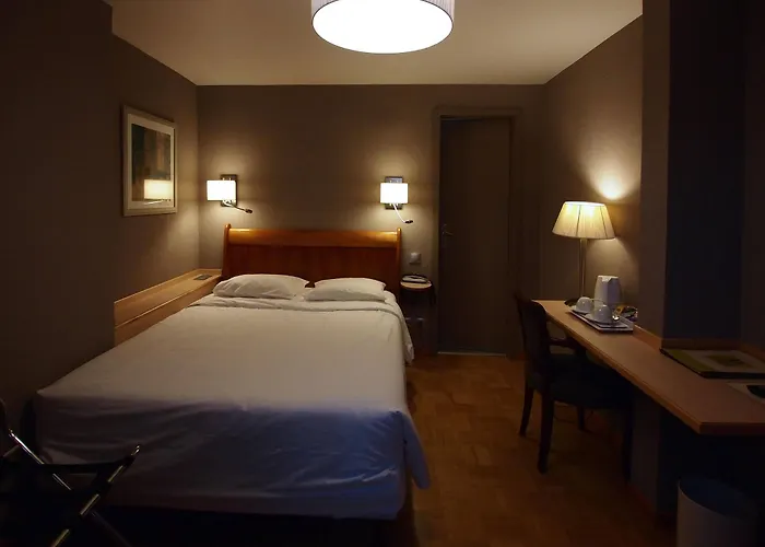 Logis Restaurant Au Cerf D'or 3*