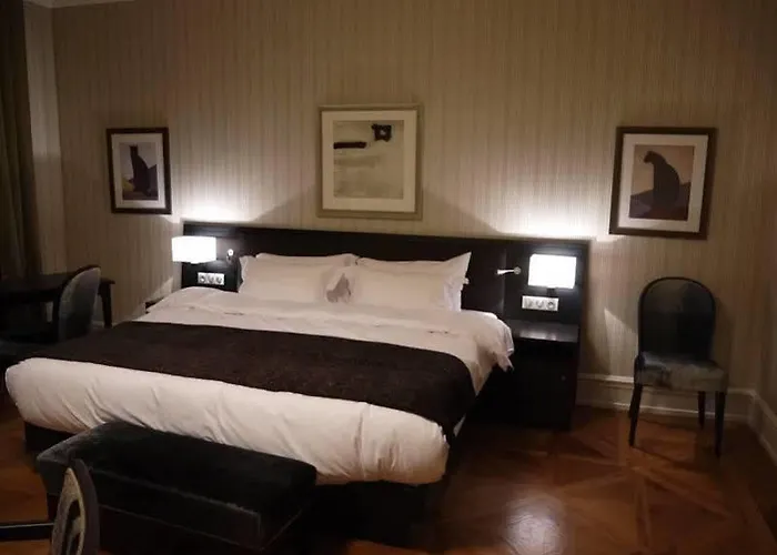 Hotel Logis Restaurant Au Cerf D'or Strasburg