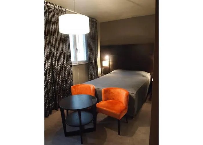 Hotel Logis Restaurant Au Cerf D'or 3*